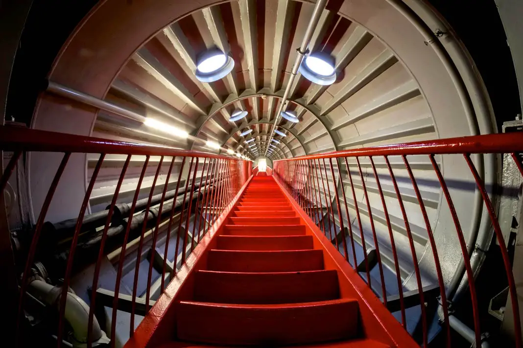 Eine Treppe im Atomium