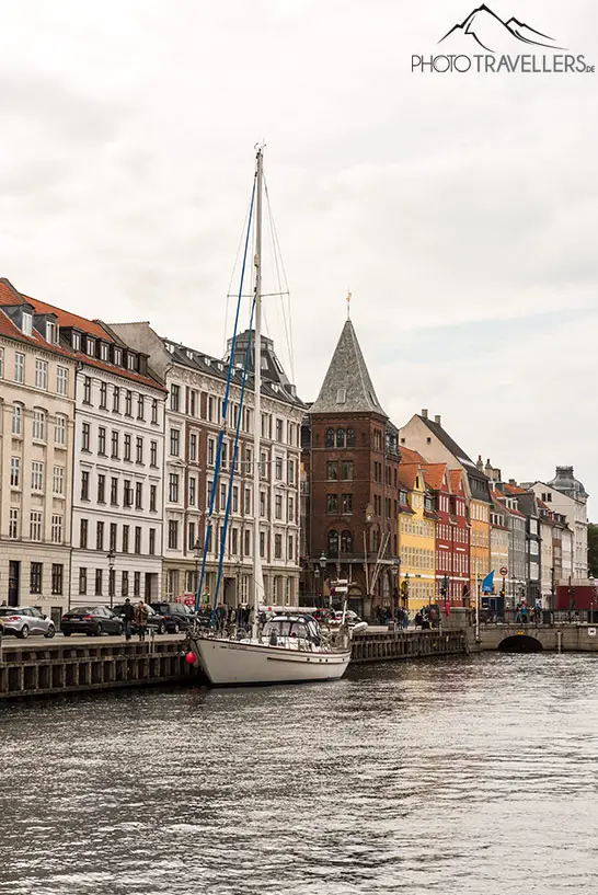 Ein Boot in Nyhavn