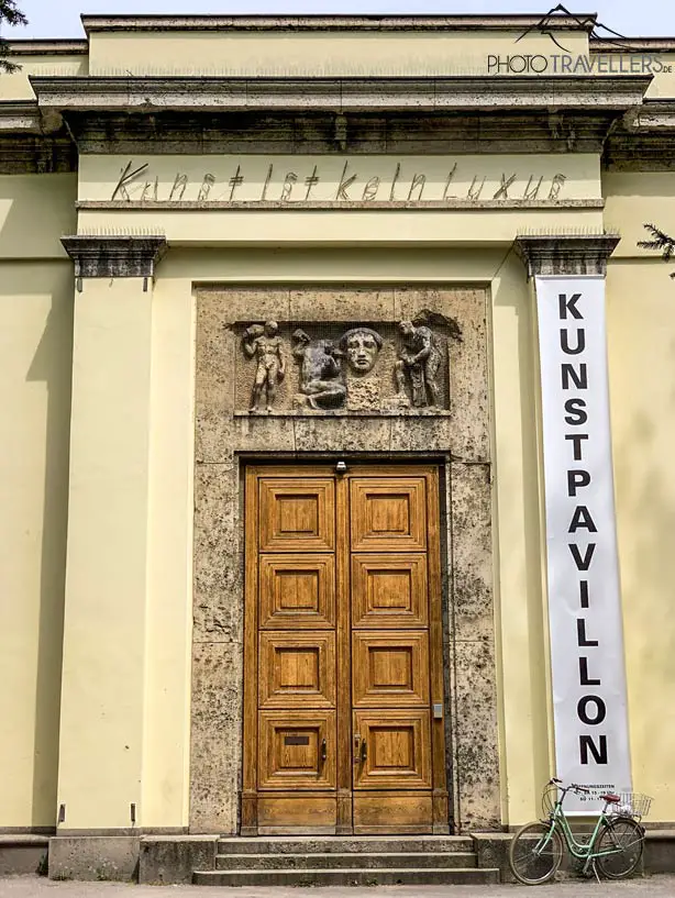Der Eingang zum Kunstpavillon in München