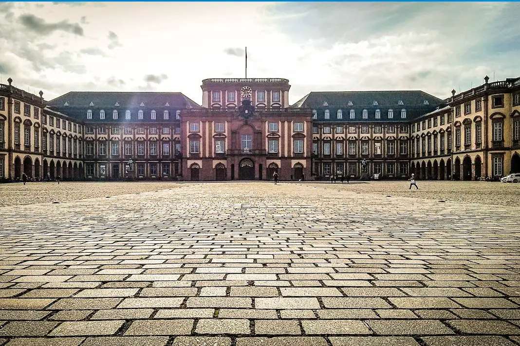 Das Barockschloss Mannheim ist die zweitgrößte Anlage Europas