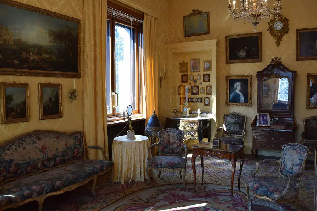 Ein Raum in der alten Villa Necchi Campiglio