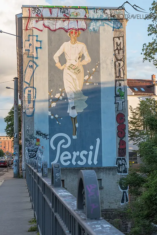 Persil-Werbung an einer Hauswand