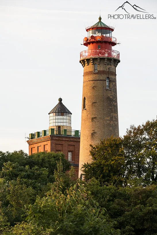 Der Schinkelturm mit dem Neuen Leuchtturm am Kap Arkona auf Rügen