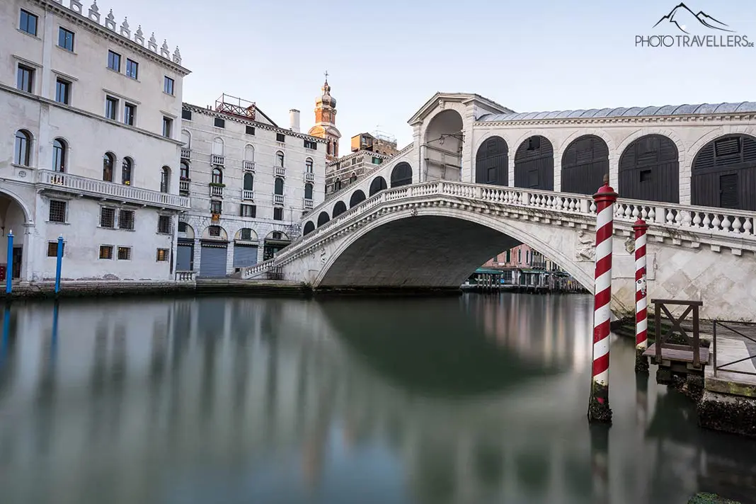 View of the Rialto Bridge without people