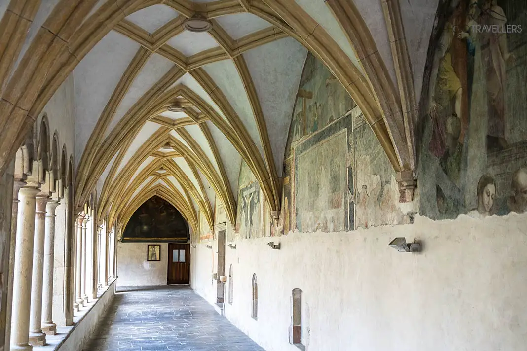 Der Kreuzgang im Franziskanerkloster in Bozen