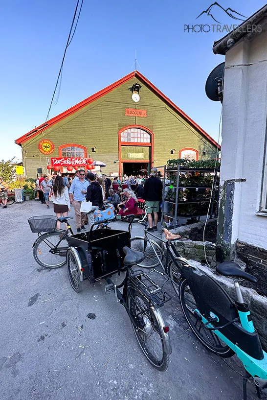 Eine Bar unter freiem Himmel in der Freistadt Christiania in Kopenhagen