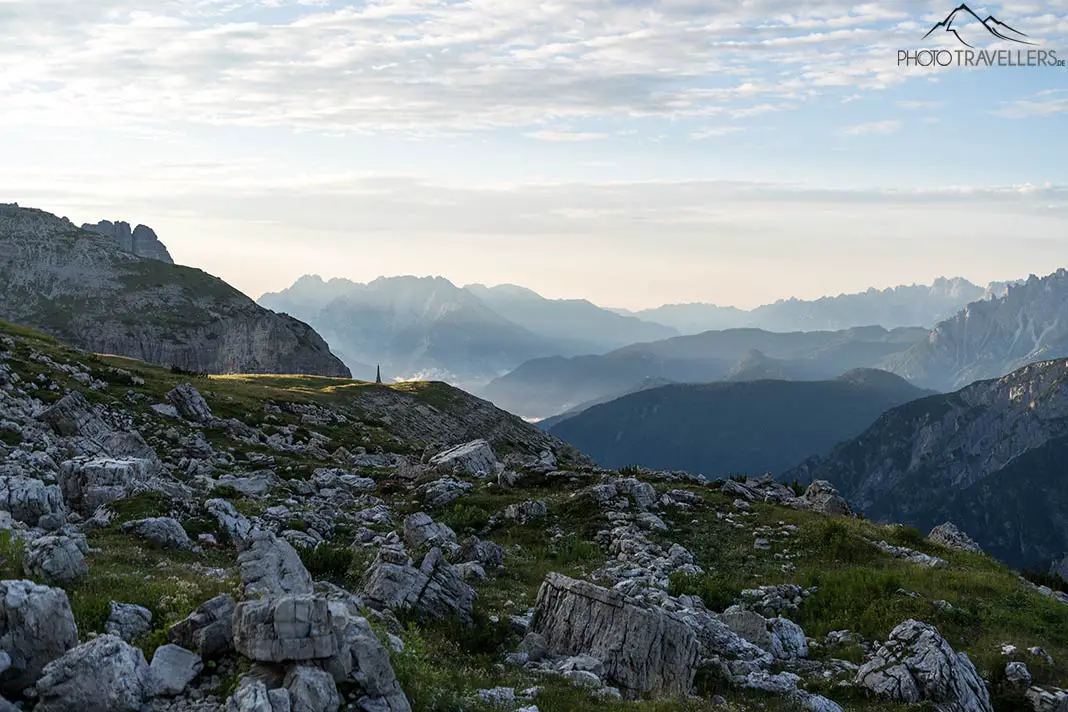 Fernblick in den Dolomiten am Morgen