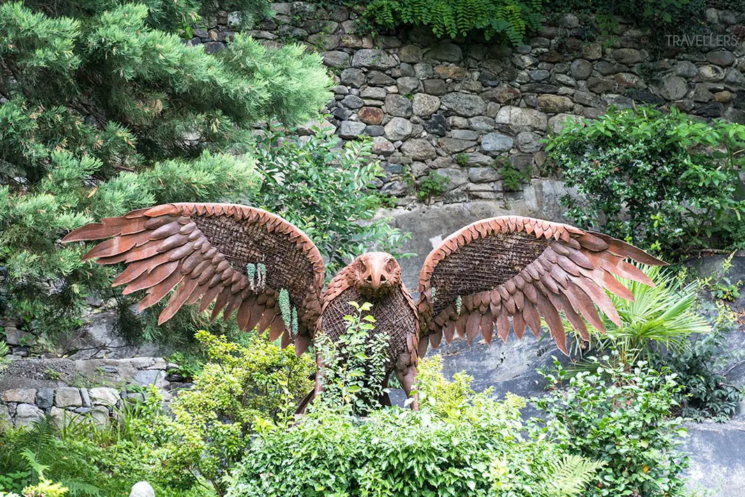 Großer Adler im Garten der Tiere