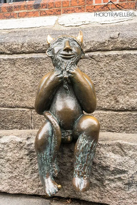 Die Teufelsfigur vor der Marienkirche in Lübeck