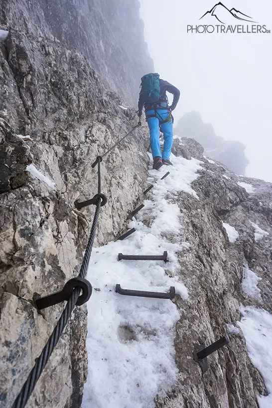 Der verschneite Weg zur Alpspitze