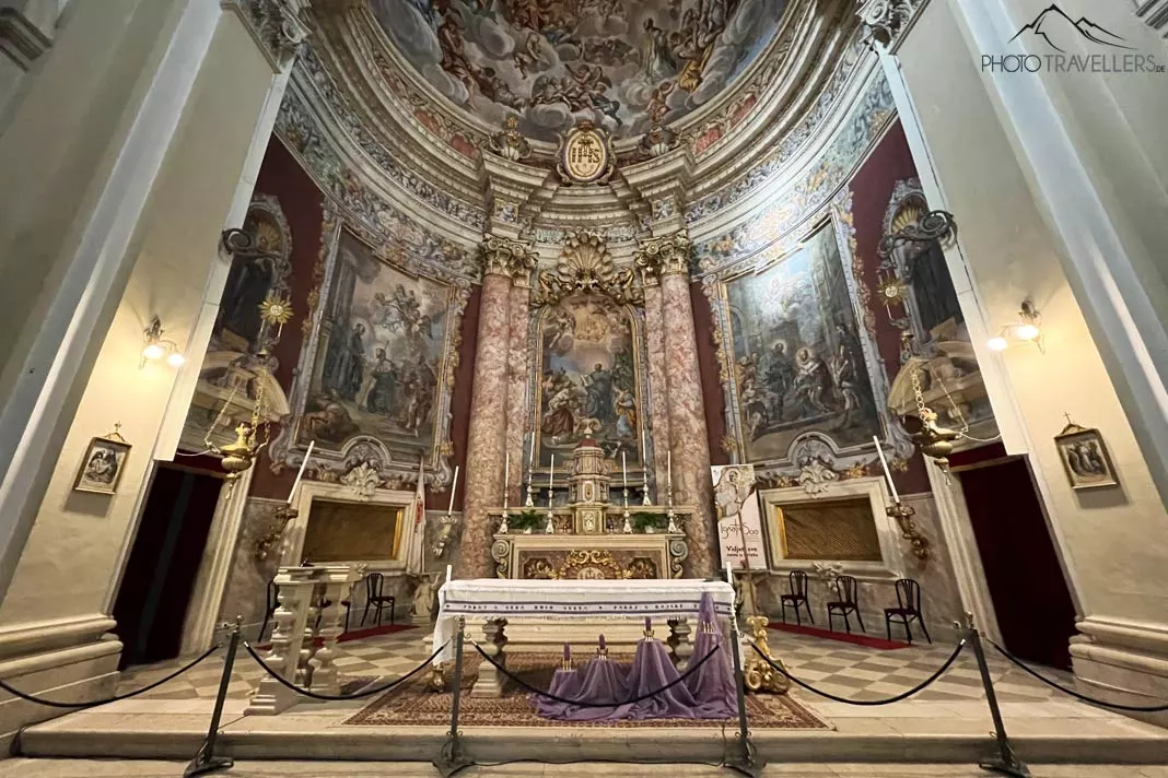 Der Altar der Kirche des Heiligen Ignatius in Dubrovnik