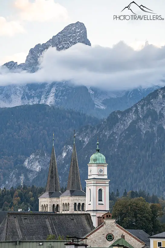 Blick auf die Stiftskirche St. Peter und Johannes der Täufer in Berchtesgaden