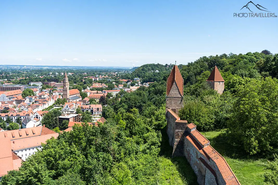 Die alten Mauern der Burg Trausnitz in Landshut