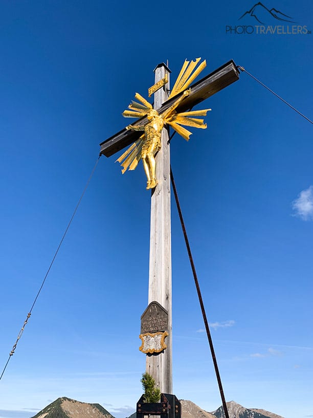 Das Wank-Gipfelkreuz mit goldener Jesus-Figur