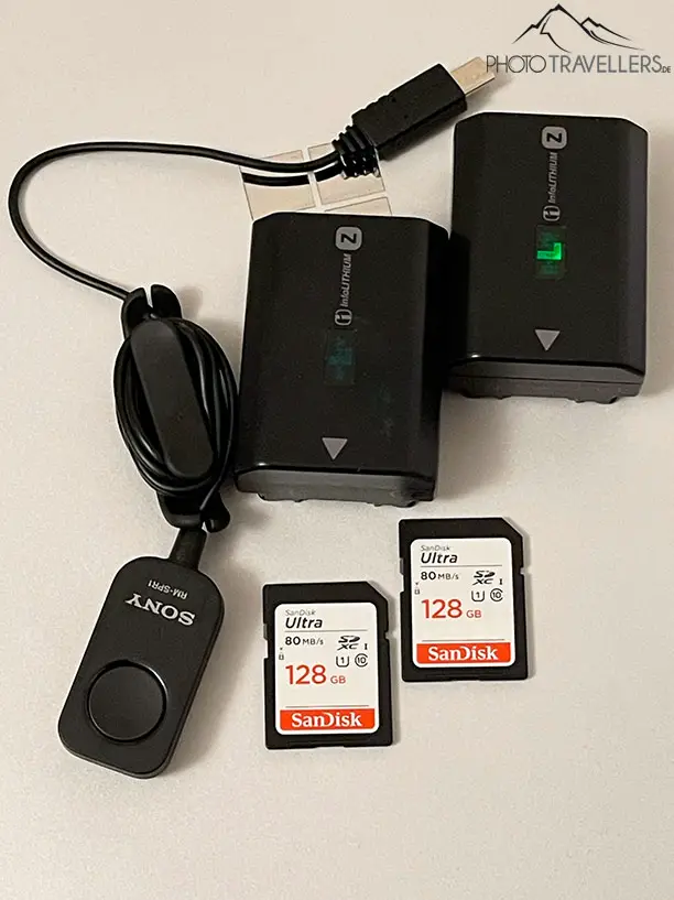 Remote shutter release, batteries and memory cards for the Sony Alpha 7 IV