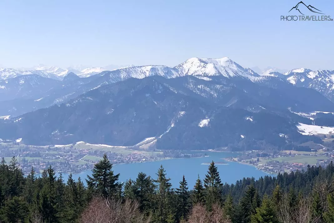 Der Blick vom Berggasthof Neureuth auf den Tegernsee