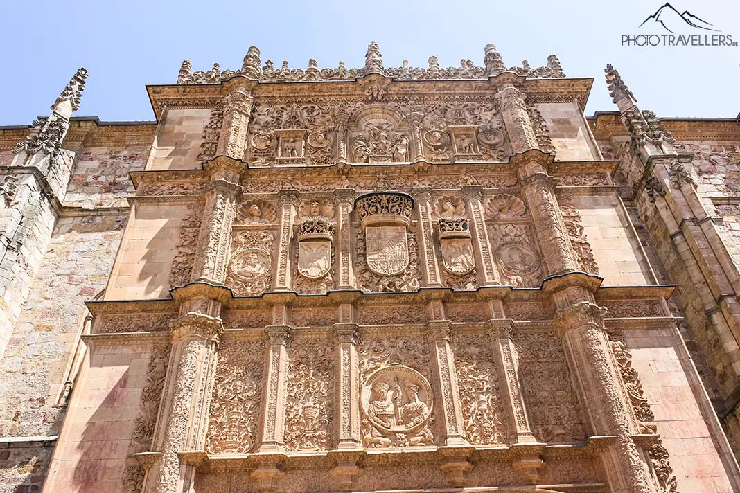 Die Fassade der Universität Salamanca