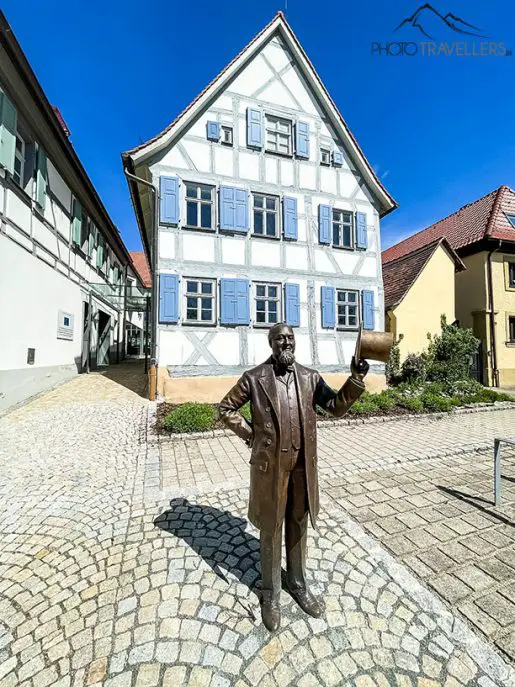Die Statue von Levi Strauss in Buttenheim