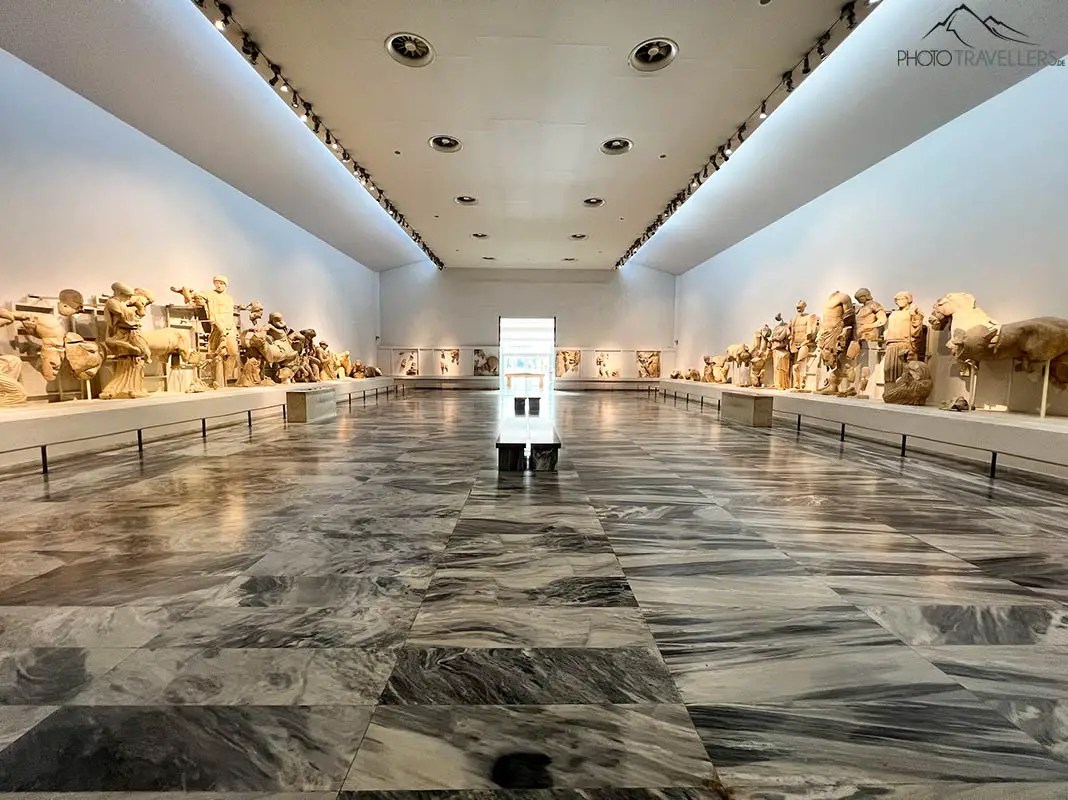 Statuen im Museum der Geschichte der antiken Olympischen Spiele