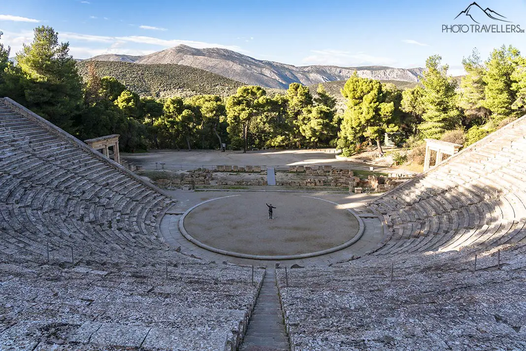 Reisebloggerin Biggi Bauer im Theater von Epidauros