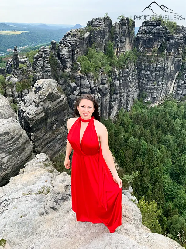 Schrammsteine Sächsische Schweiz Biggi im roten Kleid