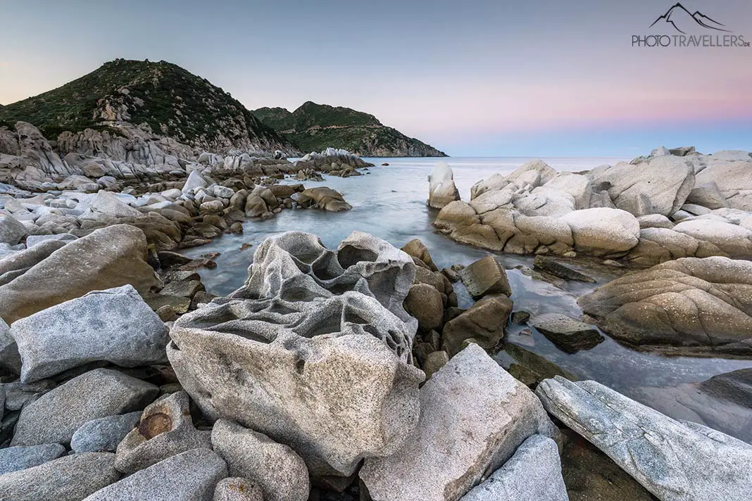 Steinformationen auf der Halbinsel Punta Molentis