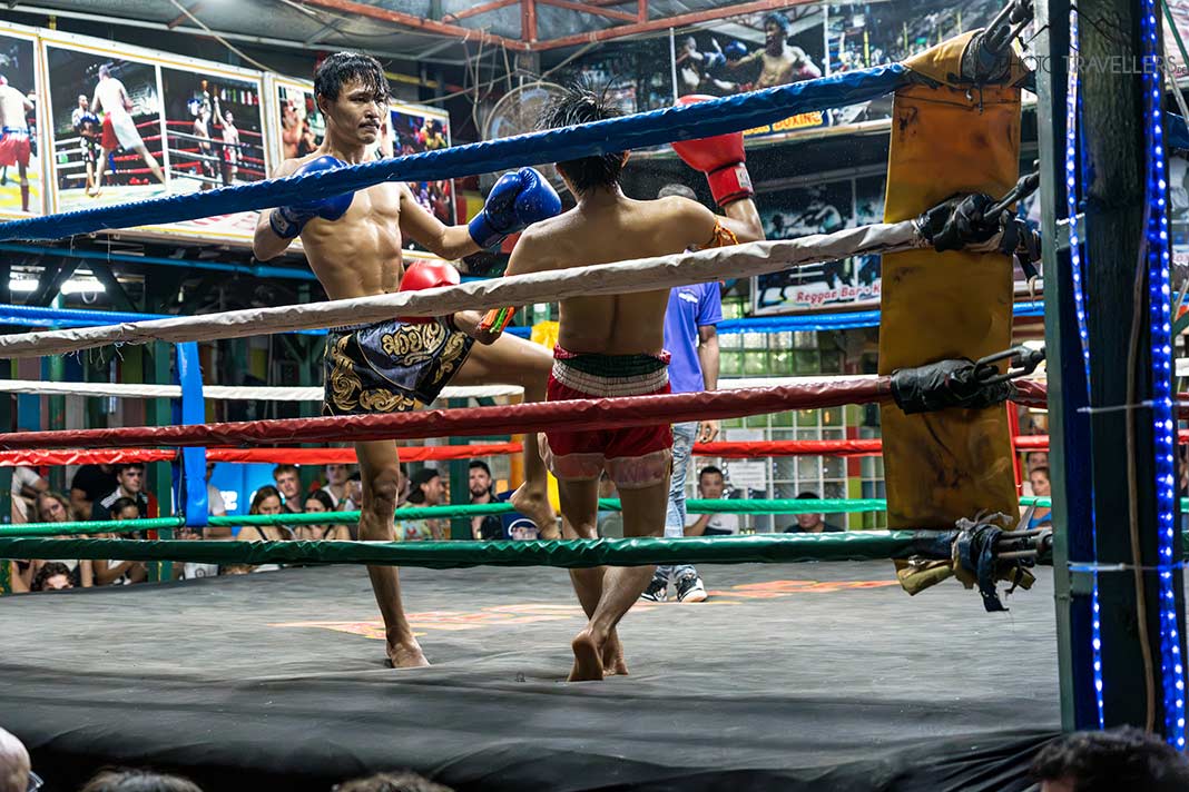 Ein Muay Thai-Kampf in der Reggae Bar, Koh Phi Phi