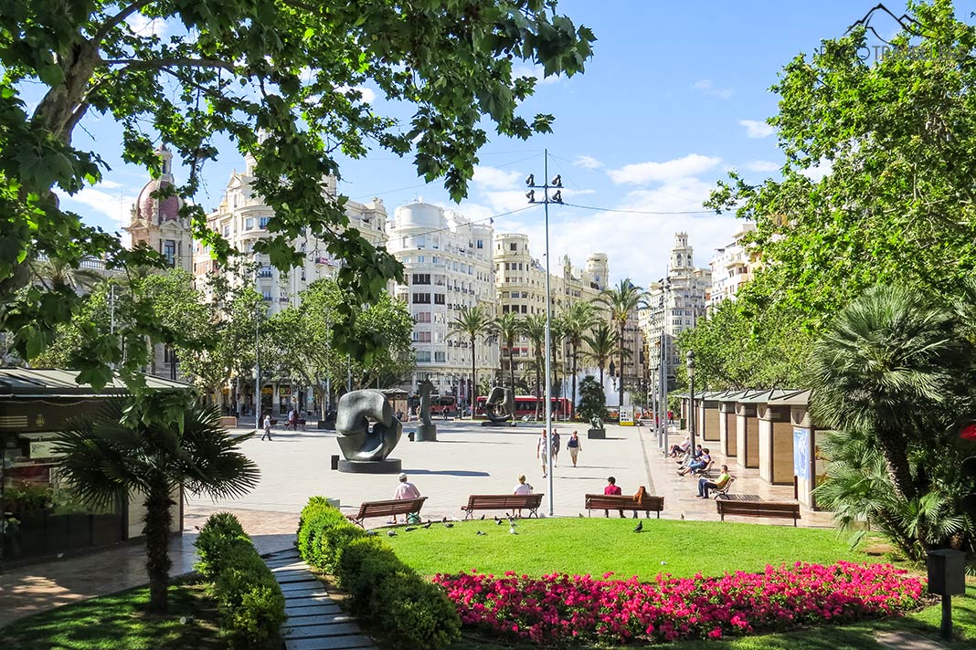 Der Rathausplatz in Valencia