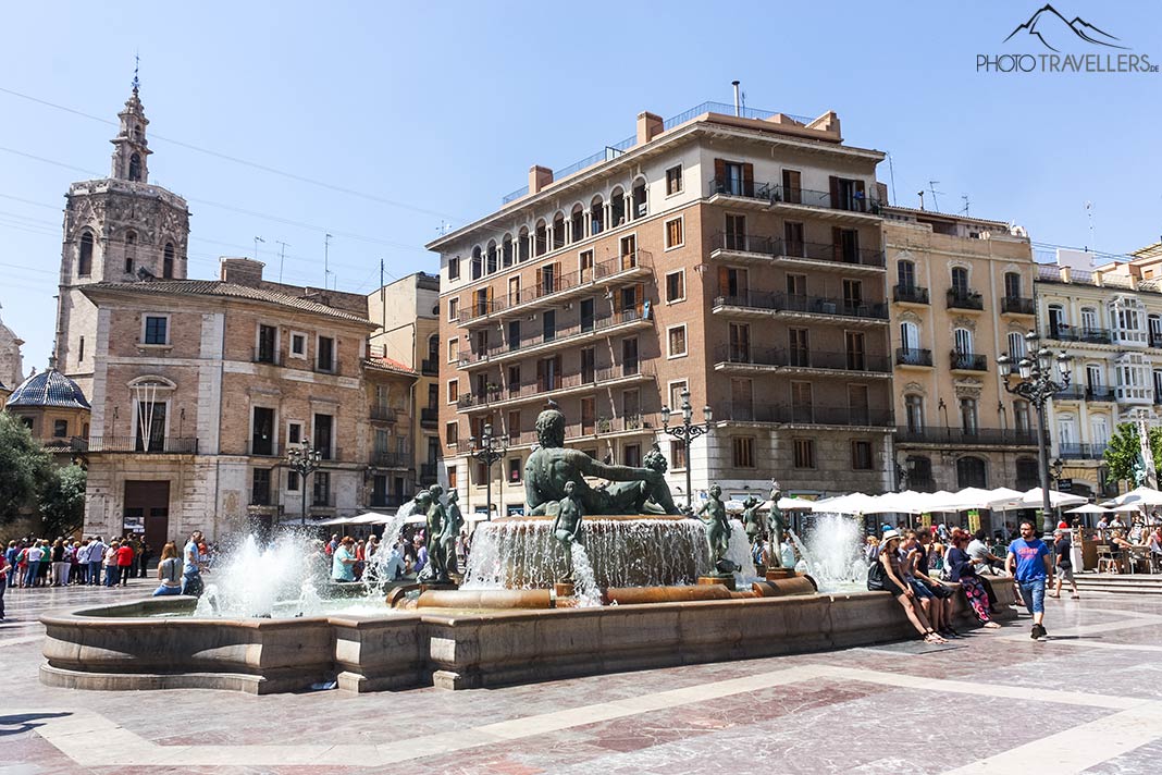 Der Turia-Brunnen auf der Plaza de la Virgen