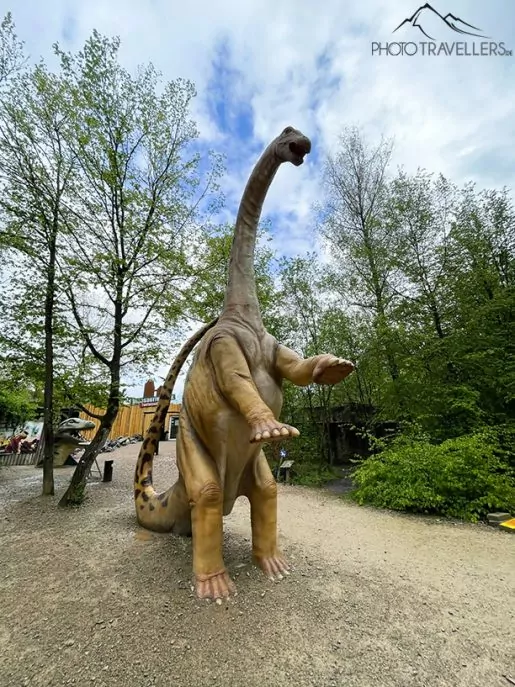 Ein Dinosaurier im Dinosaurierpark der Teufelsschlucht
