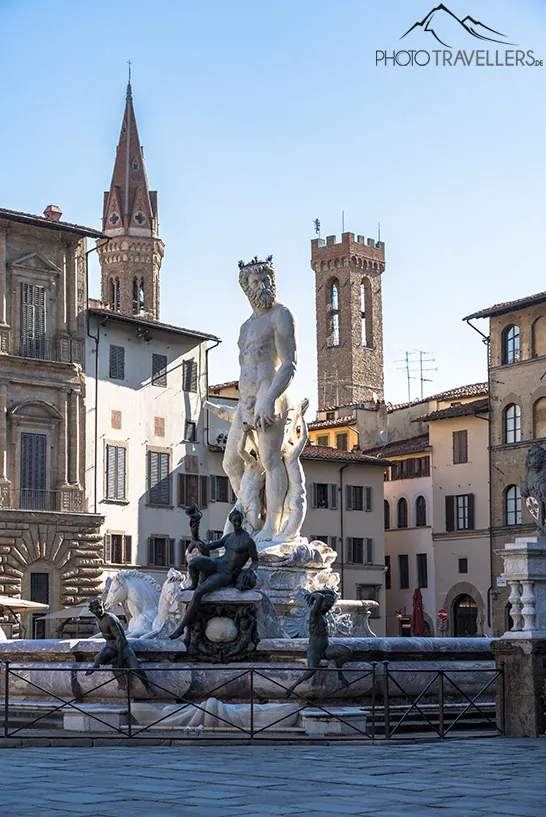 Der Neptunbrunnen auf der Piazza della Signoria in Florenz