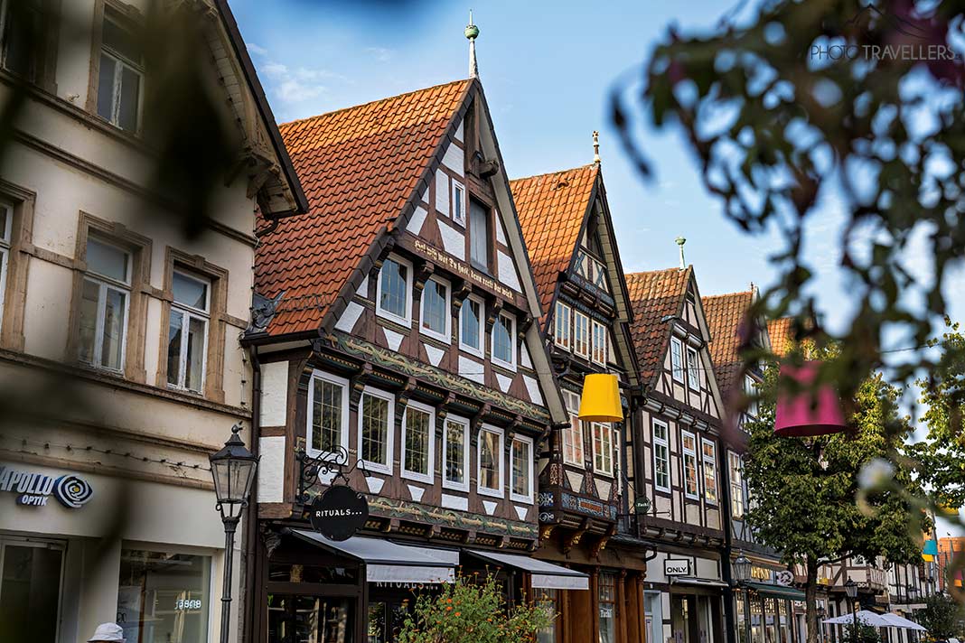 Eine Reihe schöner Fachwerkhäuser in Celle