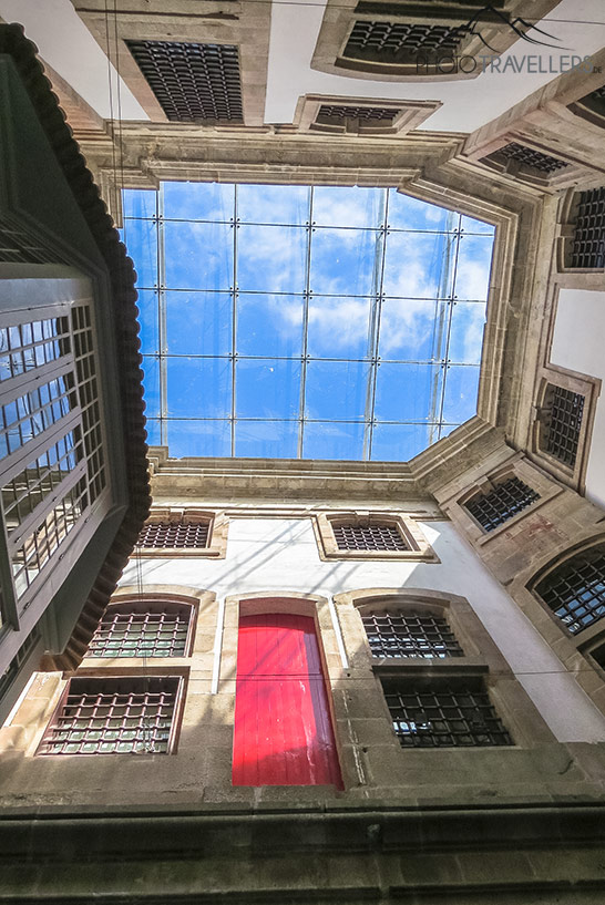 Ein Innenhof im Centro Português de Fotografia