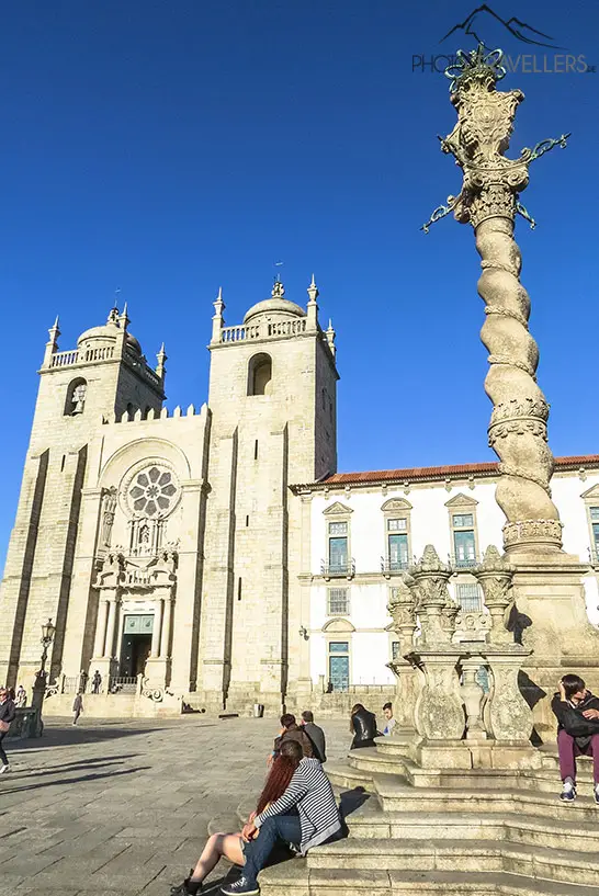 Der Blick auf die Kathedrale von Porto