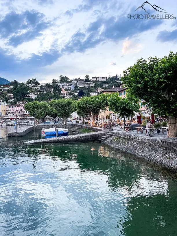 Blick auf Boote im Hafen von Ascona