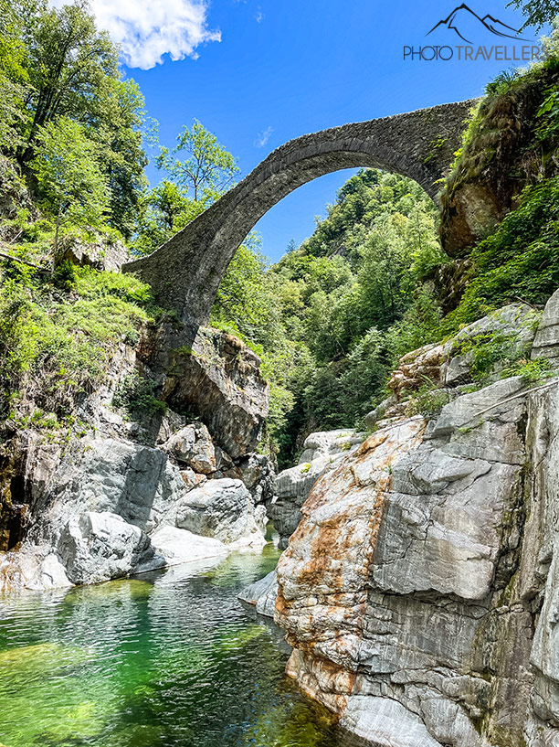 Die bekannte Römerbrücke im Centovalli