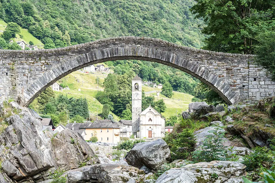 Ein bekanntes Motiv im Tessin: die Ponte dei Salti