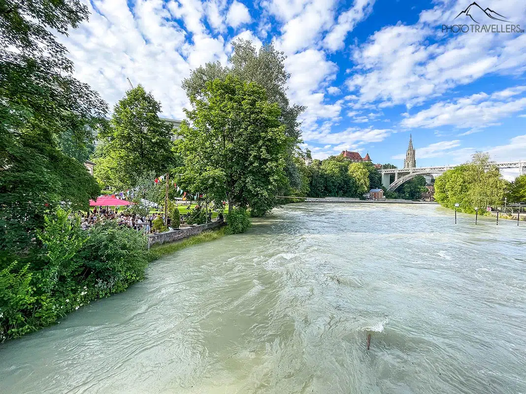 Blick auf die Aare in Bern - hier mit viel Hochwasser