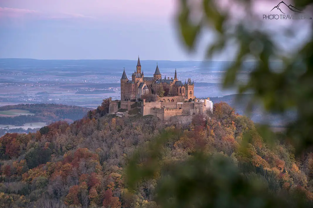 Blick vom Berg auf die Burg Hohenzollern