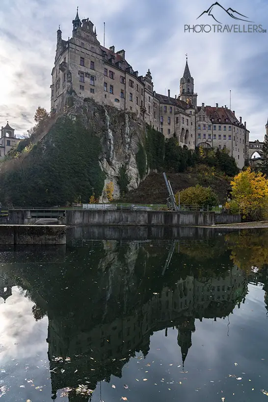 Blick von der Donau auf das Schloss Sigmaringen