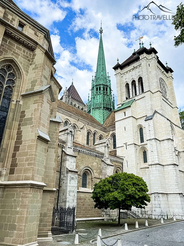 Blick auf die Kathedrale St. Peter in Genf