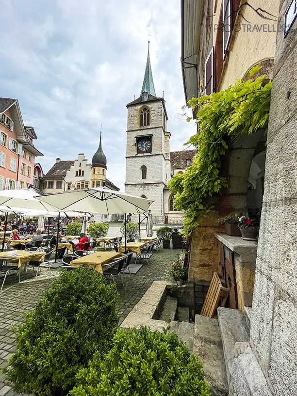 Die Altstadt von Biel in der Schweiz am Bielersee