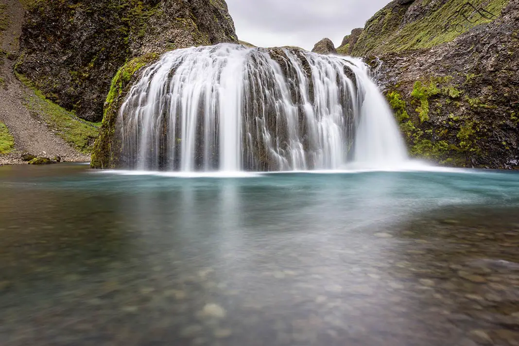 Der Wasserfall Stjórnarfoss auf Island