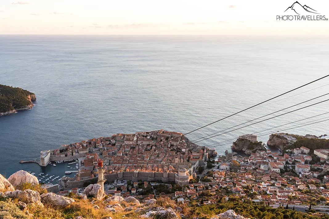 Der Blick vom Gipfel des Srđ auf die Altstadt von Dubrovnik