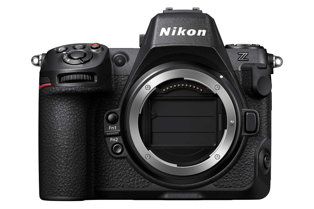 Die Nikon Z8 mit dem Sensorschutz