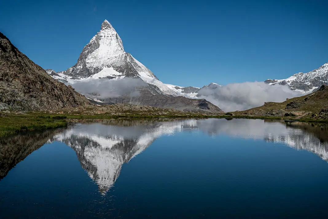 Das Matterhorn spiegelt sich im Riffelsee
