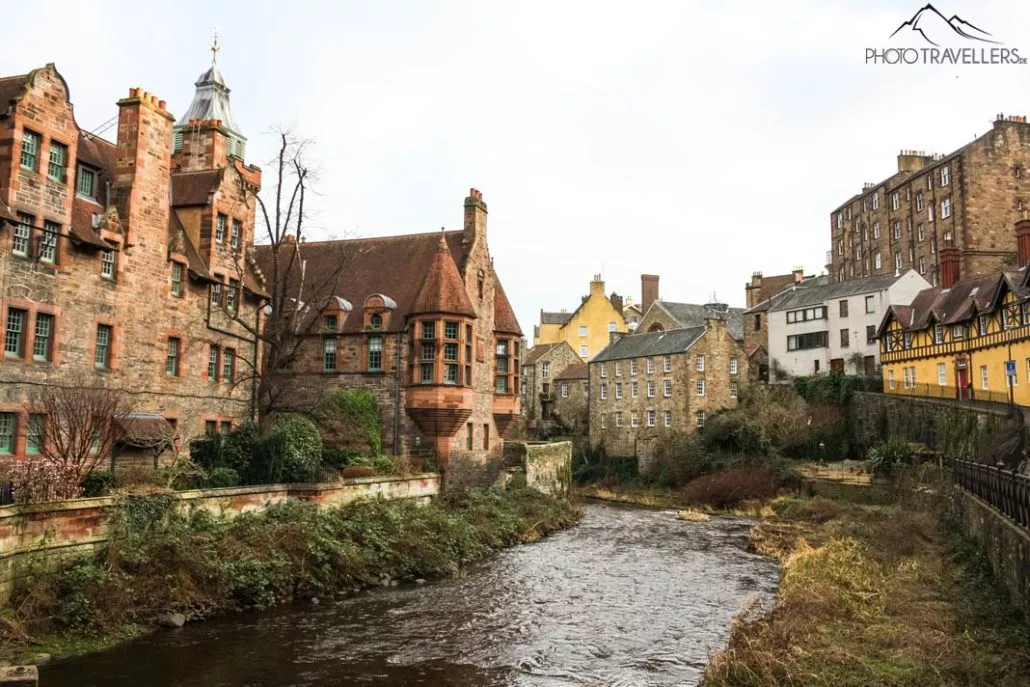 Blick auf den Fluss und Dean Village - ein Geheimtipp in Edinburgh