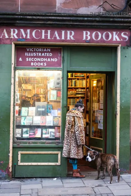 Blick auf die Fassade von Armchair Books