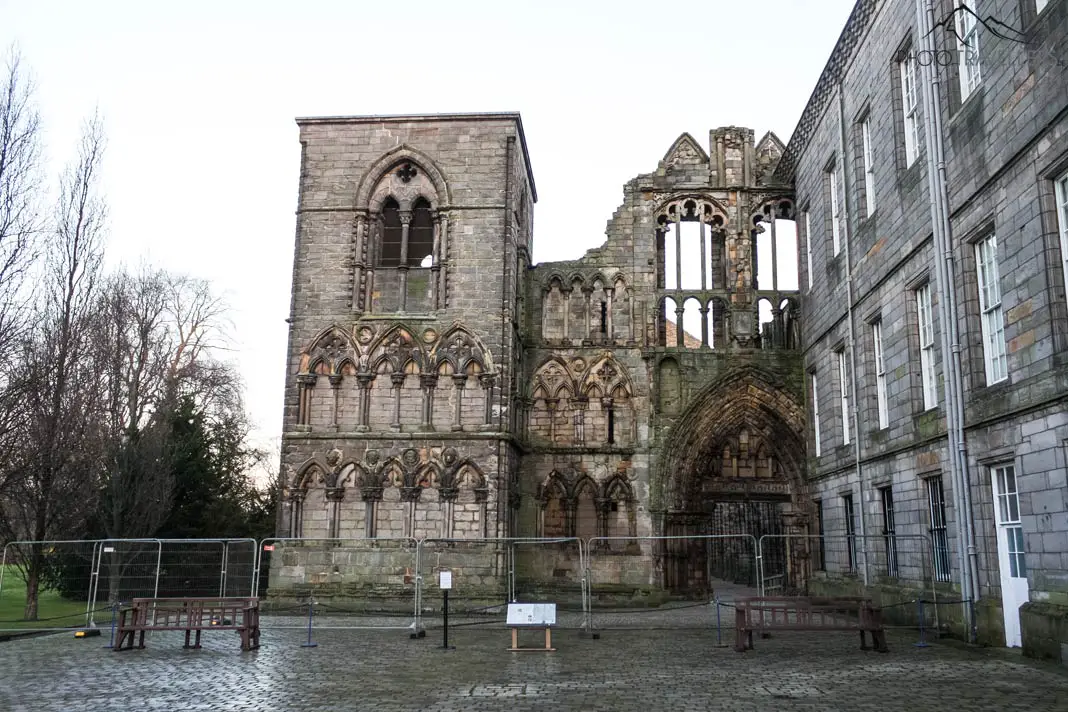 Blick auf die Ruine des Holyrood Abbey