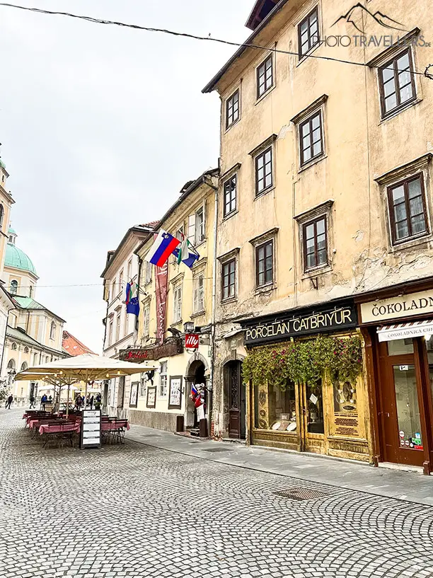Die Fußgängerzone in der Altstadt von Ljubljana